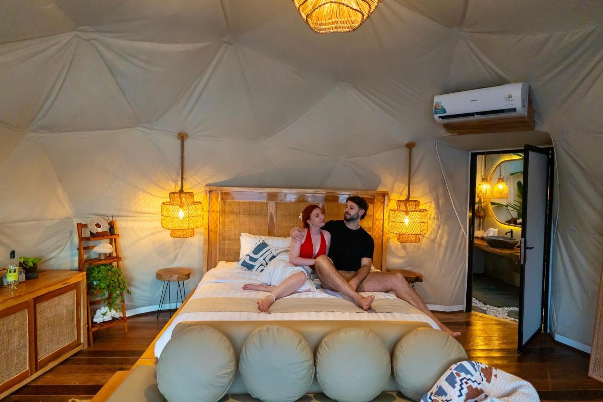 Beachfront Luxury Dome Villas - Gamat Bay Resort Nusa Penida Esterno foto