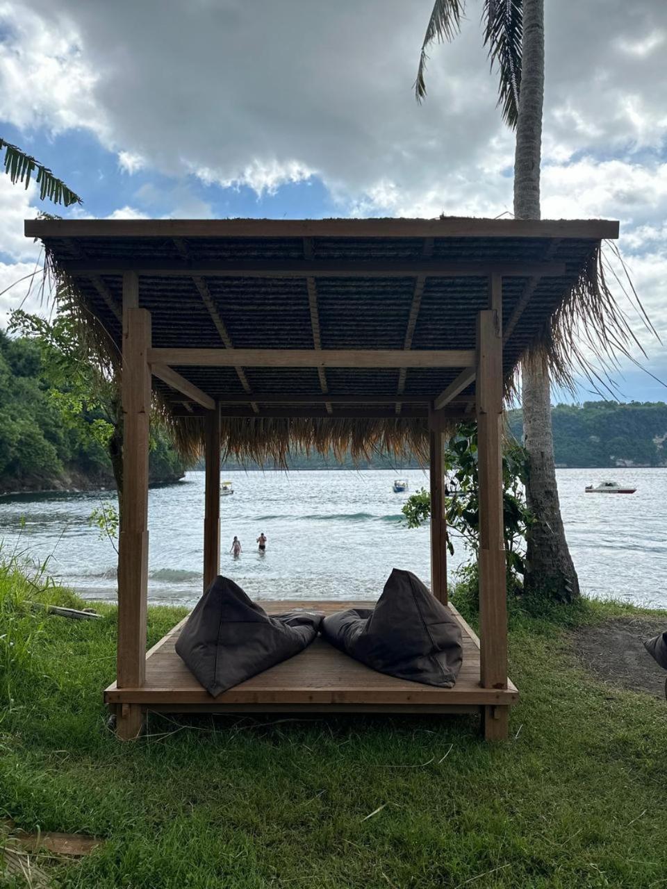 Beachfront Luxury Dome Villas - Gamat Bay Resort Nusa Penida Esterno foto
